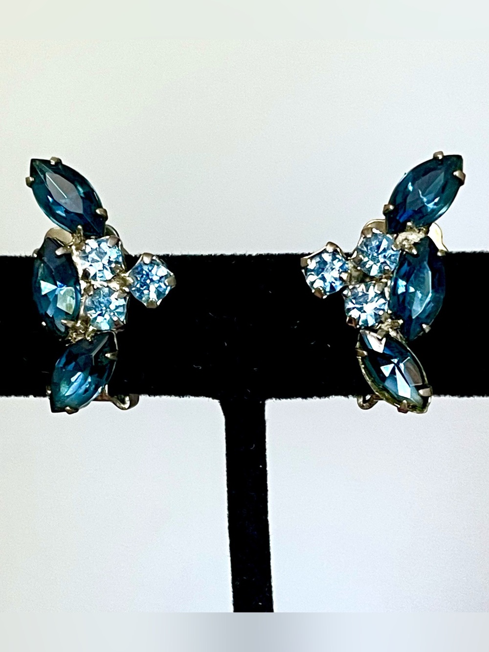 Vintage 1950s Blue Navette Marquise Rhinestone Cluster Clip On Earrings MCM EUC